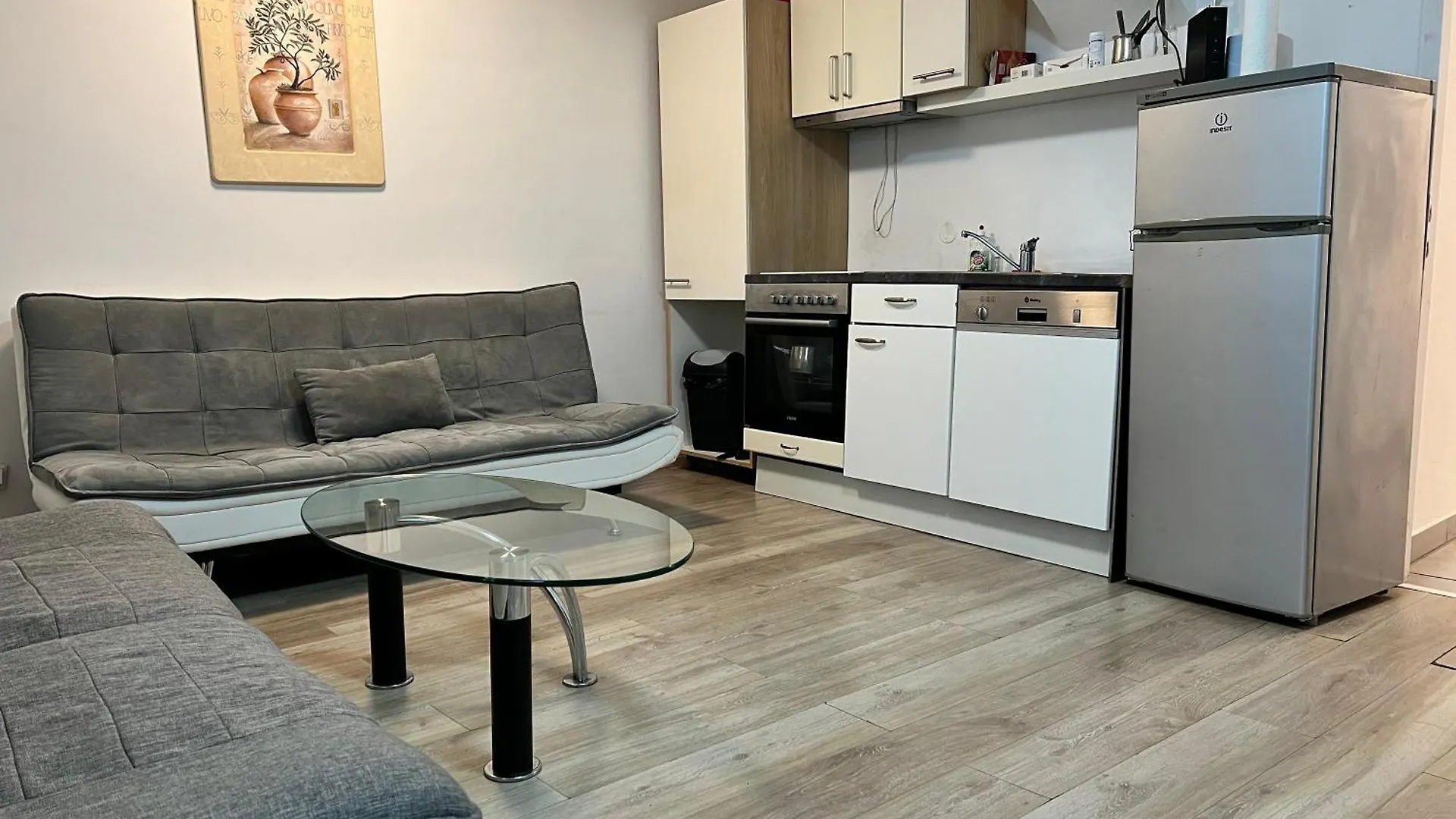 Lovely Apartment Near Amusement Park With Free Wifi Wenen